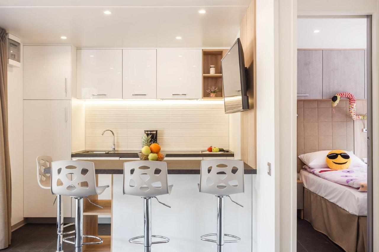 Premium Camping Homes Santa Marina, Lanterna Tar-Vabriga Exteriör bild