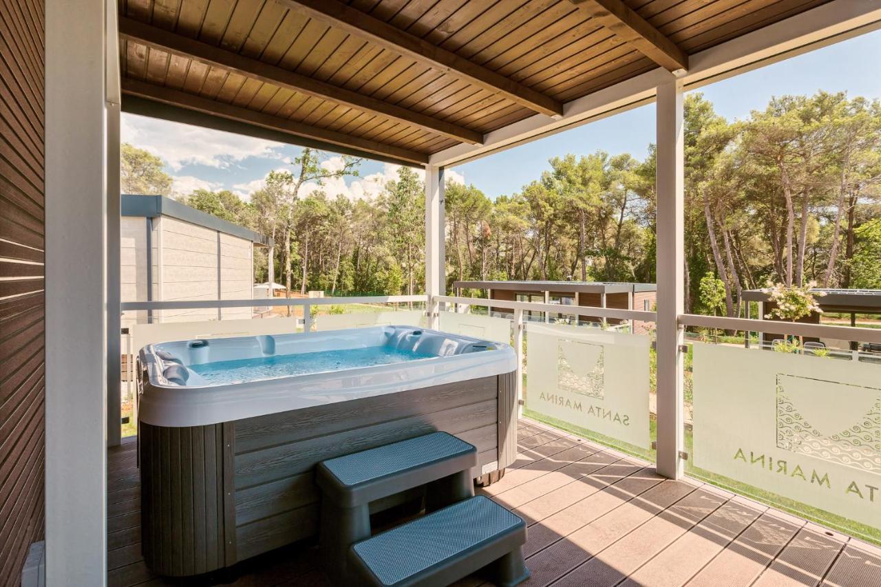 Premium Camping Homes Santa Marina, Lanterna Tar-Vabriga Exteriör bild