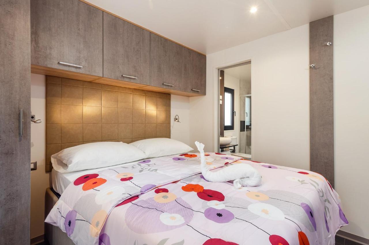 Premium Camping Homes Santa Marina, Lanterna Tar-Vabriga Exteriör bild