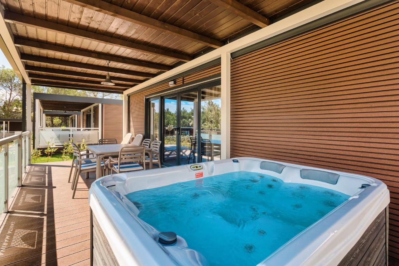 Premium Camping Homes Santa Marina, Lanterna Tar-Vabriga Exteriör bild