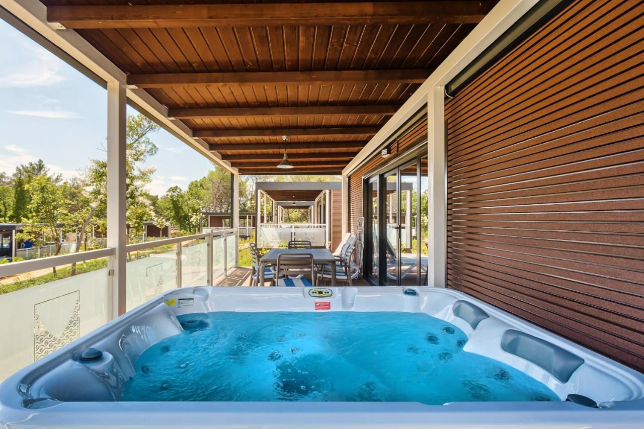 Premium Camping Homes Santa Marina, Lanterna Tar-Vabriga Exteriör bild