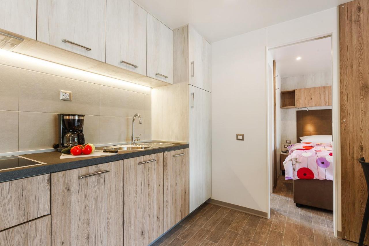 Premium Camping Homes Santa Marina, Lanterna Tar-Vabriga Exteriör bild