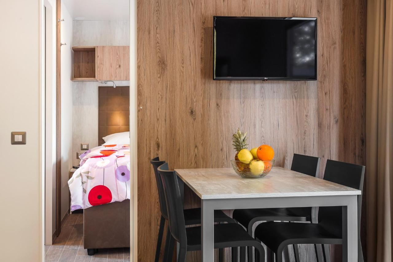 Premium Camping Homes Santa Marina, Lanterna Tar-Vabriga Exteriör bild